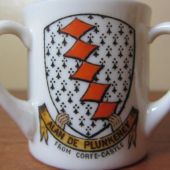 W.H. Goss crested heraldry china vintage Corfe Castle (GC065 Grace) - Picture 7 of 9